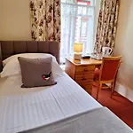 Dorchester House 4*