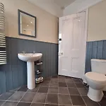Dorchester House Penzion 4*