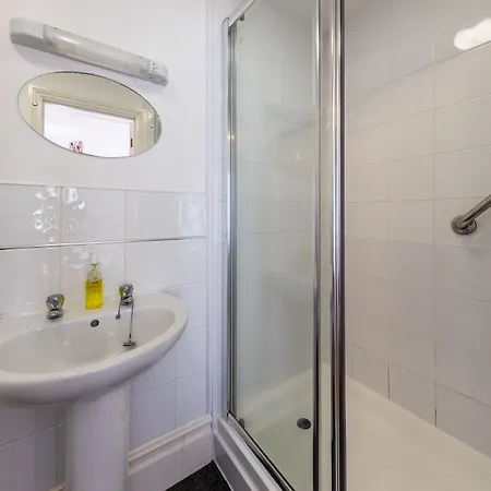 Dorchester House 4*