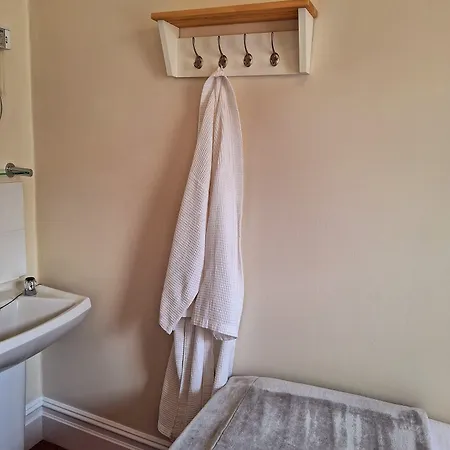 Dorchester House 4* קזיק