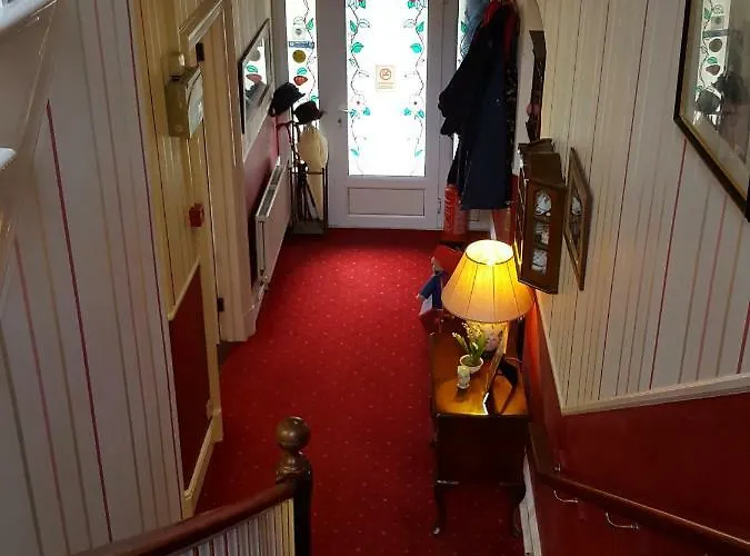 Dorchester House Penzion 4*